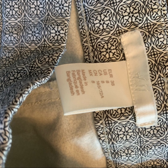 H&M Capri dress pants. - Picture 3 of 3